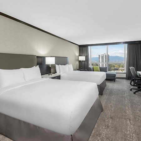בורנבי Hilton Vancouver Metrotown מראה חיצוני תמונה