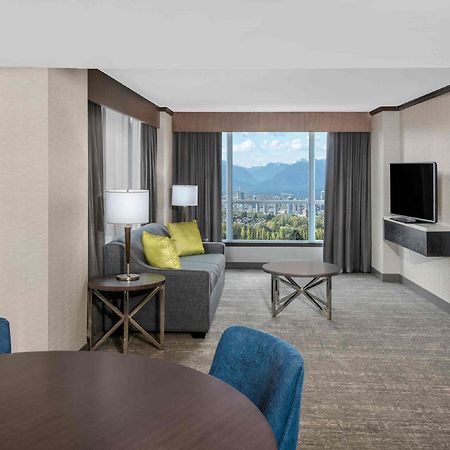 בורנבי Hilton Vancouver Metrotown מראה חיצוני תמונה