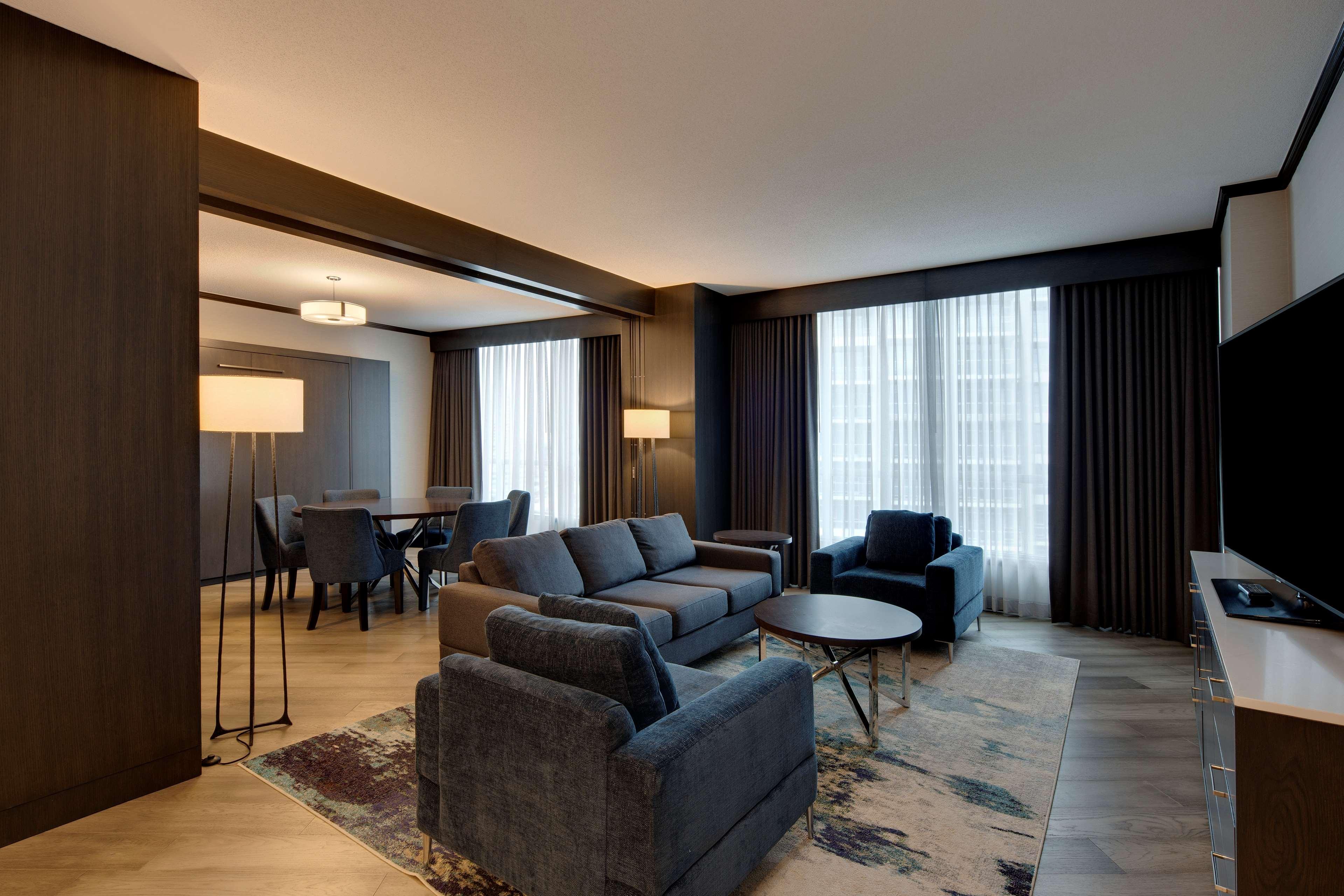 בורנבי Hilton Vancouver Metrotown מראה חיצוני תמונה