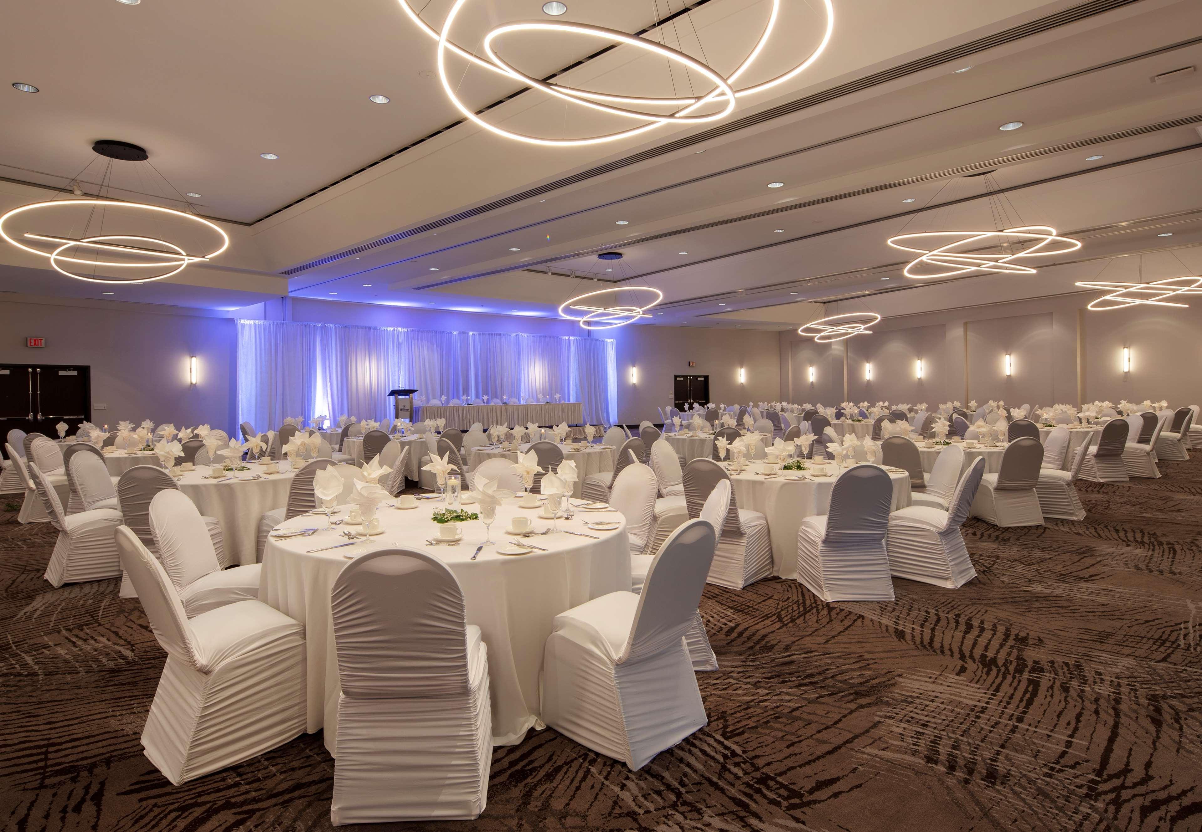 בורנבי Hilton Vancouver Metrotown מראה חיצוני תמונה