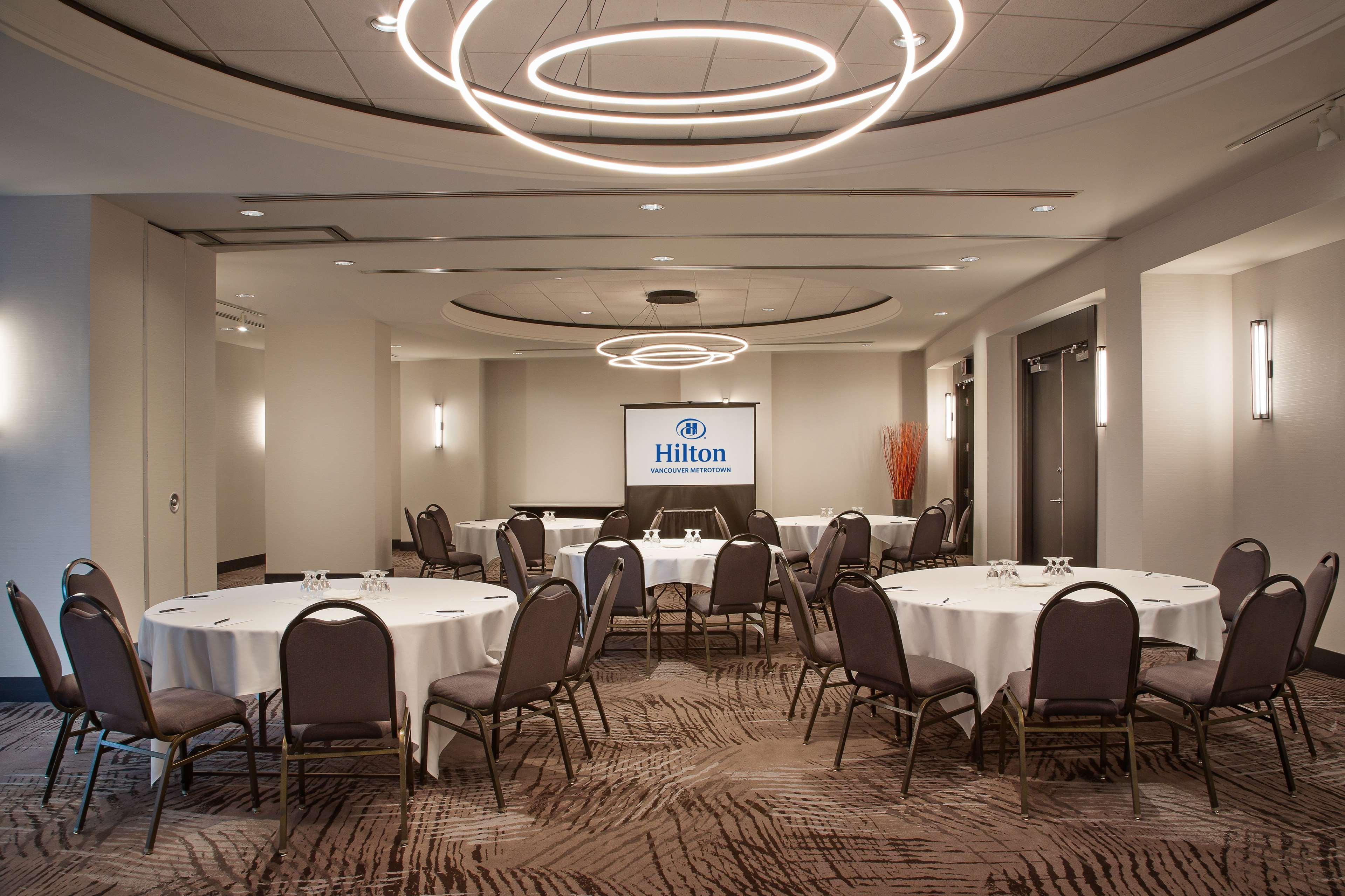 בורנבי Hilton Vancouver Metrotown מראה חיצוני תמונה