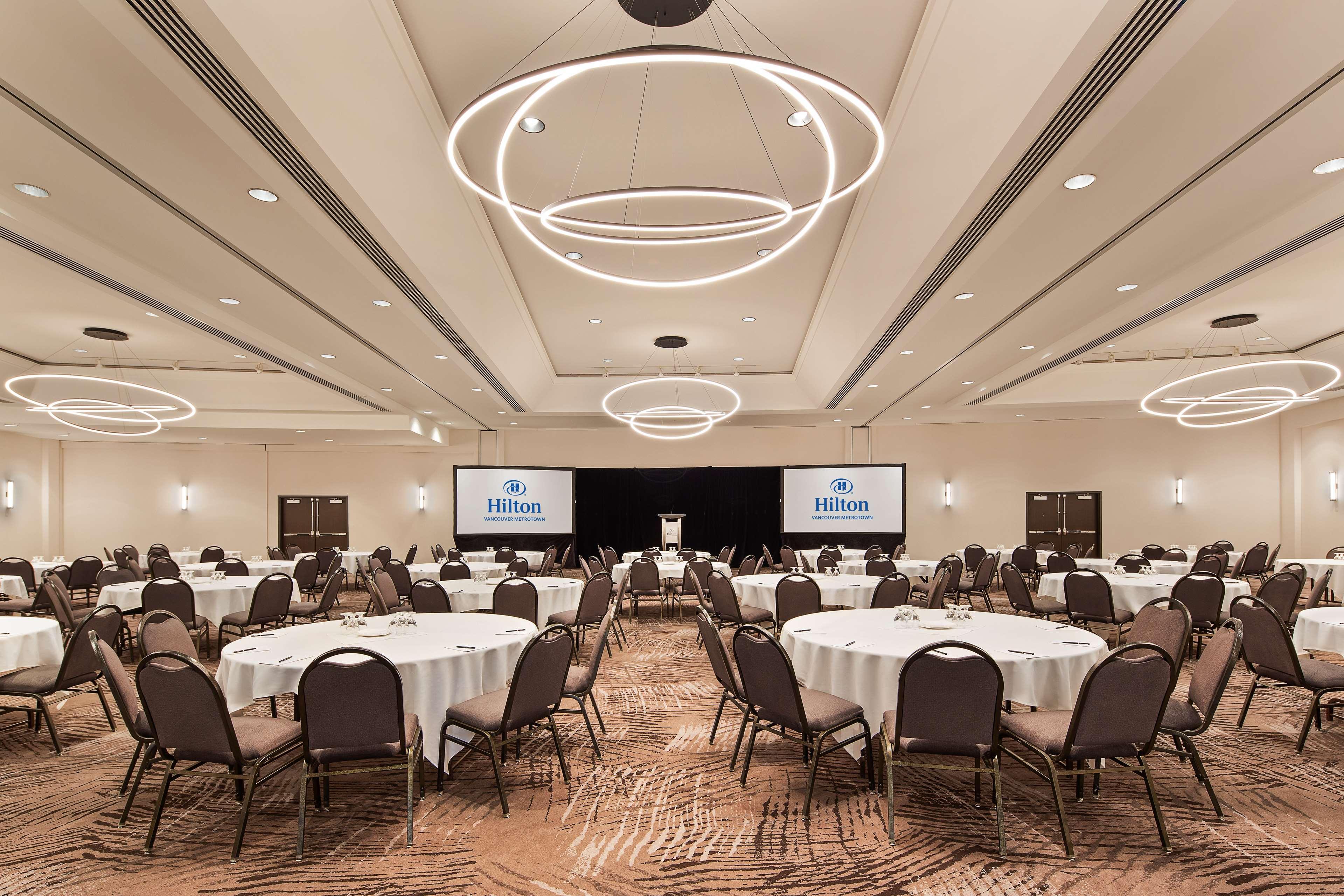 בורנבי Hilton Vancouver Metrotown מראה חיצוני תמונה