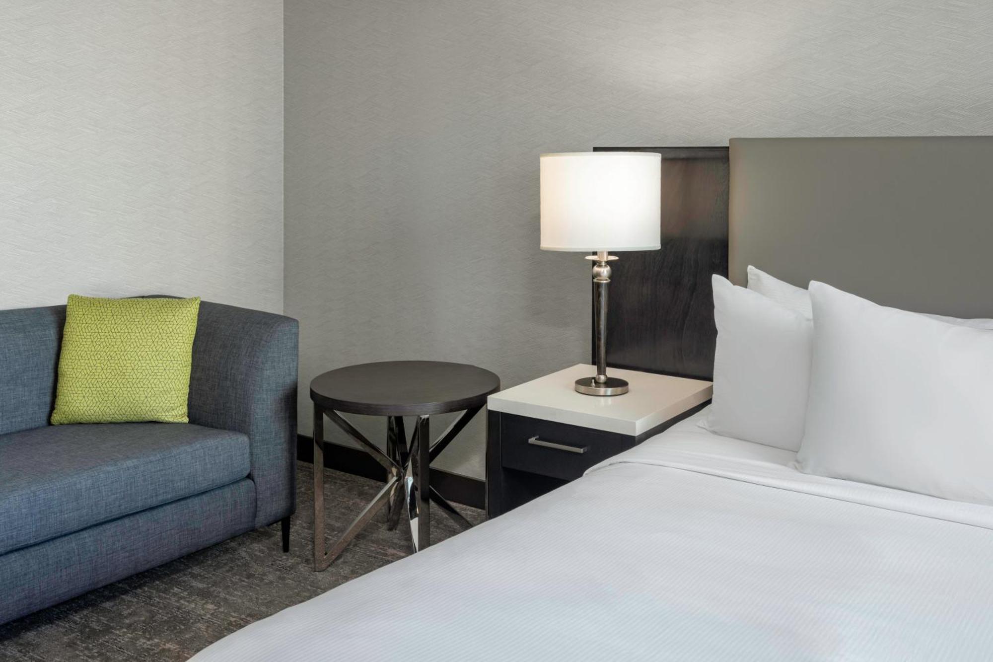 בורנבי Hilton Vancouver Metrotown מראה חיצוני תמונה