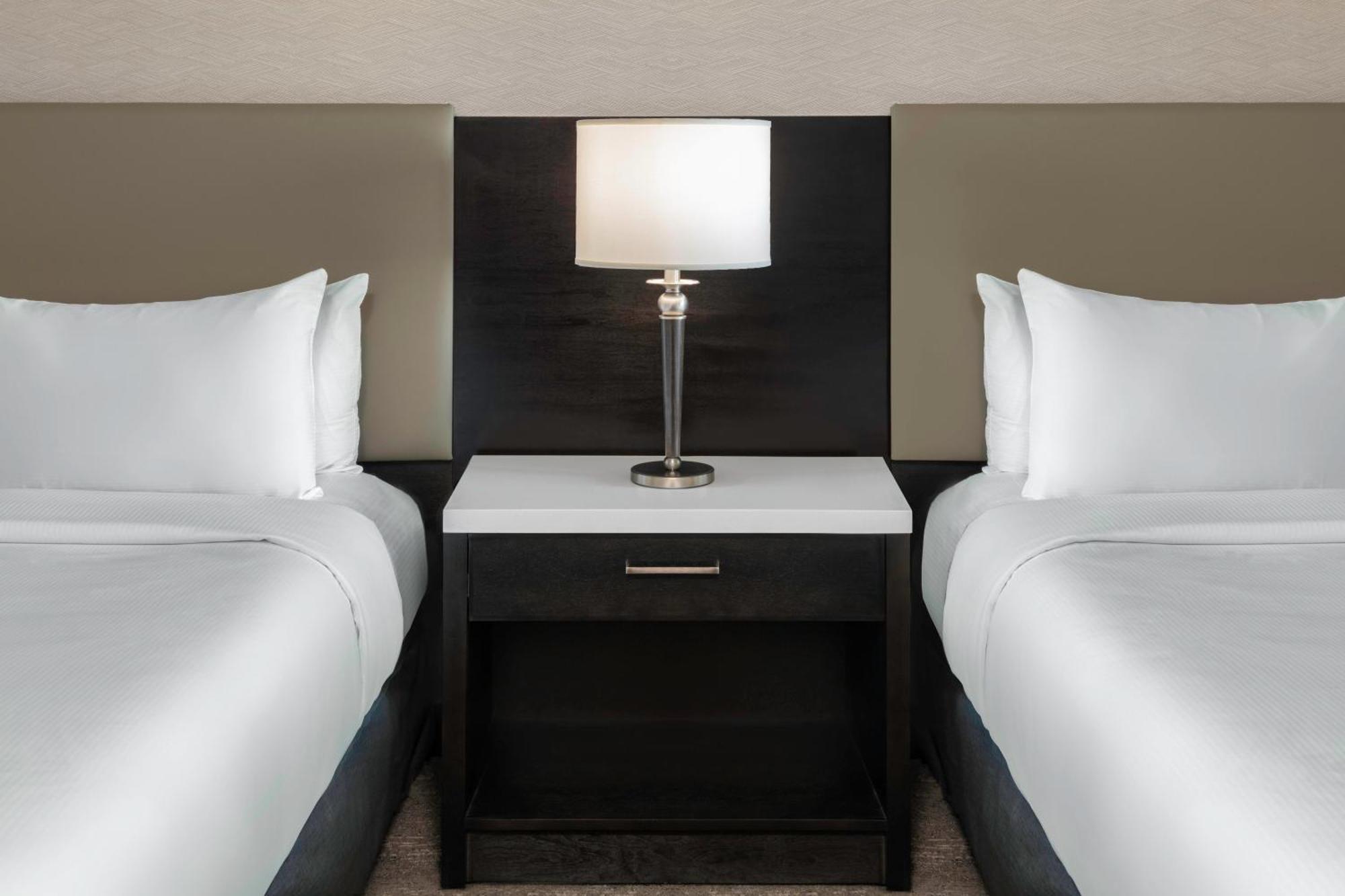 בורנבי Hilton Vancouver Metrotown מראה חיצוני תמונה