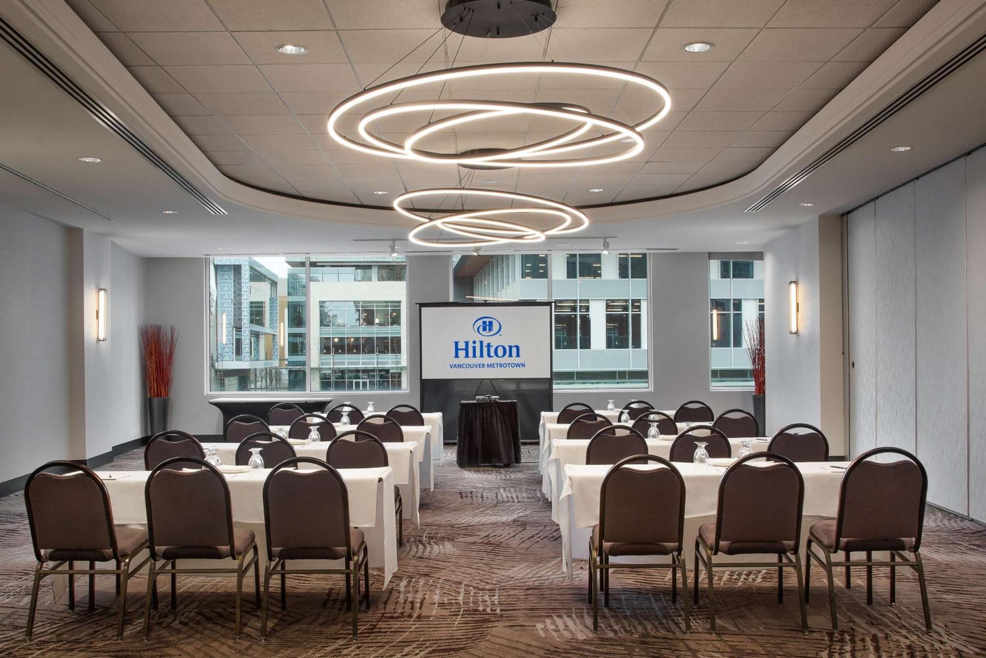 בורנבי Hilton Vancouver Metrotown מראה חיצוני תמונה