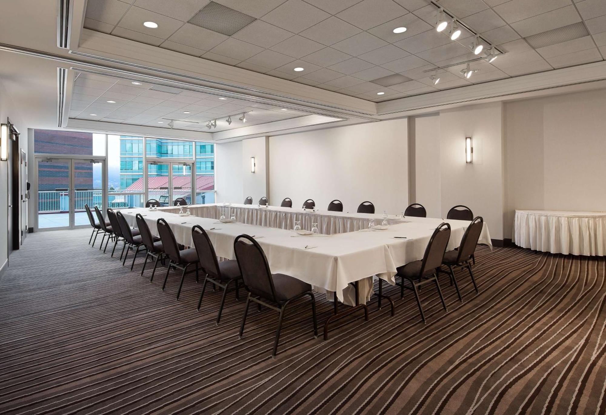 בורנבי Hilton Vancouver Metrotown מראה חיצוני תמונה